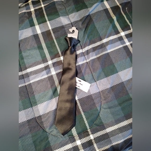 NWT Clip on black tie - Picture 1 of 2